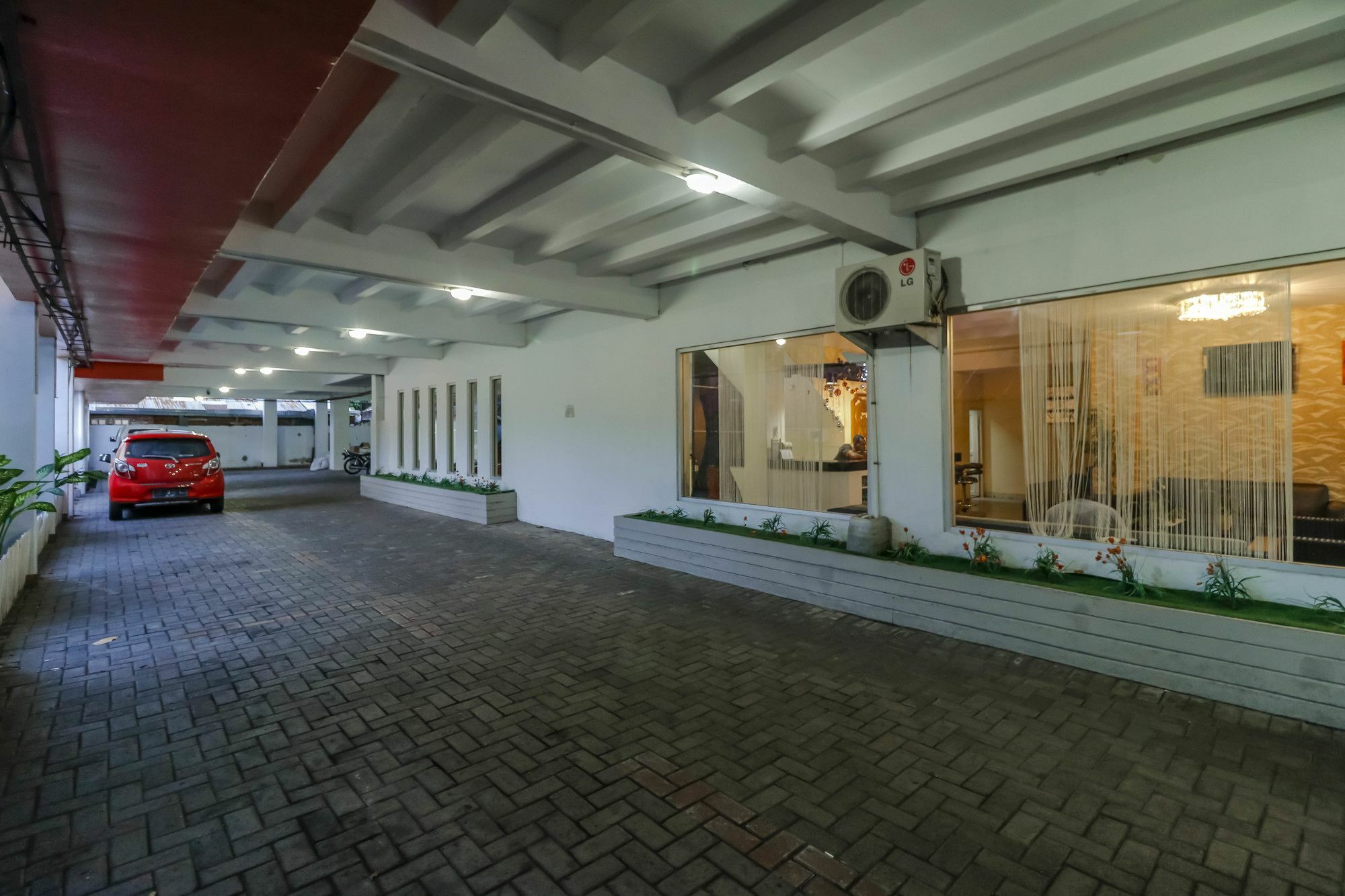 Reddoorz Near Manado Town Square Hotel Luaran gambar